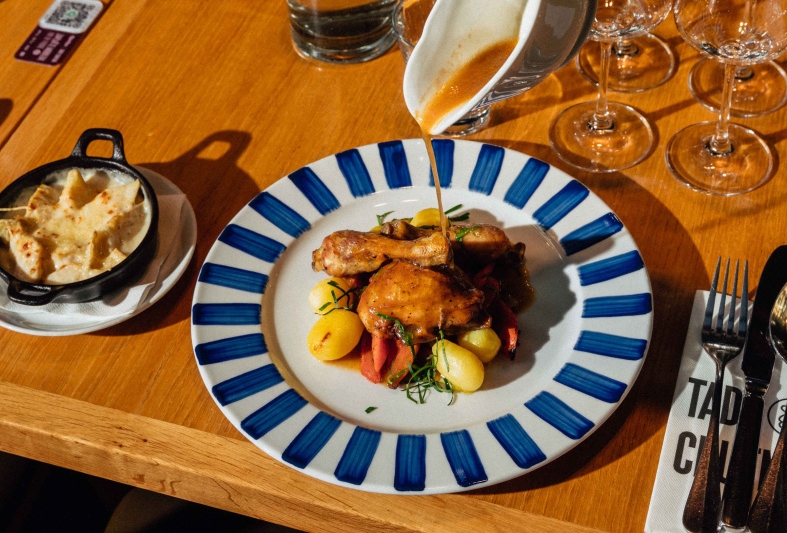 Gastronomický návrat ke kořenům: Šéfkuchař David Kalina vrací na pražské talíře chutě historie rovnou ve čtyřech restauracích najednou